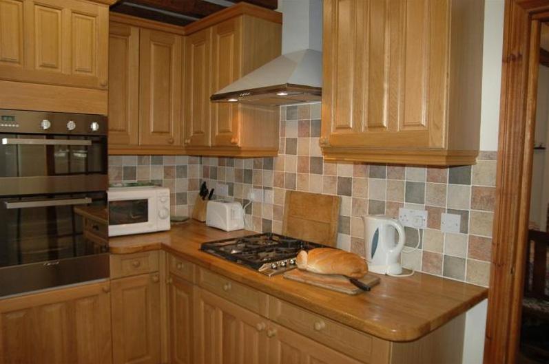 Neuadd Arms Hotel لانْوُرتيد ويلز المظهر الخارجي الصورة